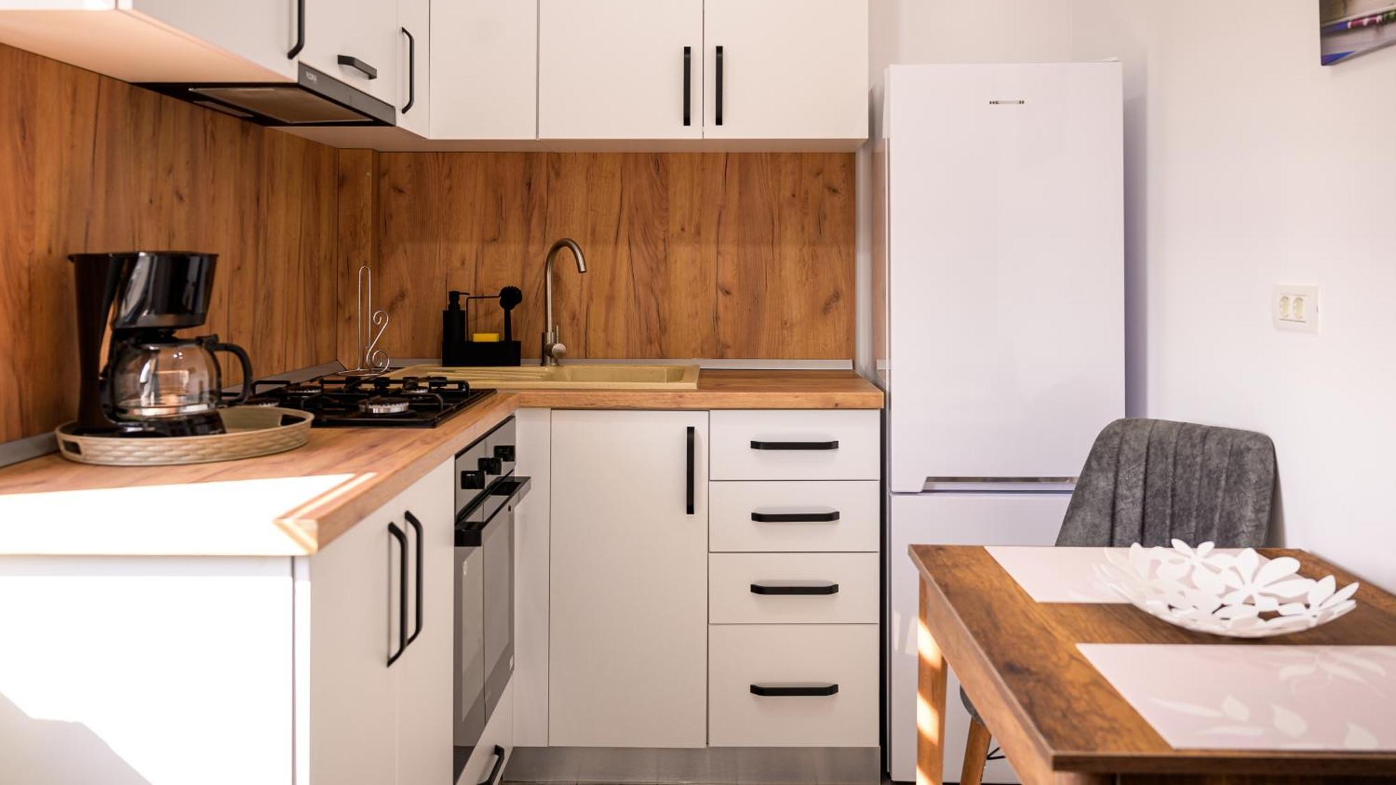 Nina House Apartment Targu Jiu Ngoại thất bức ảnh