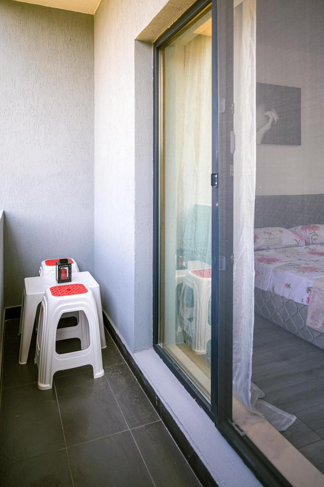 Nina House Apartment Targu Jiu Ngoại thất bức ảnh